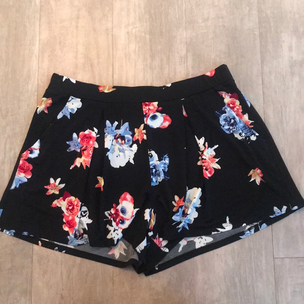 NWOT Express Flowy Shorts